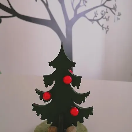 Tree Modern Гостьовий будинок