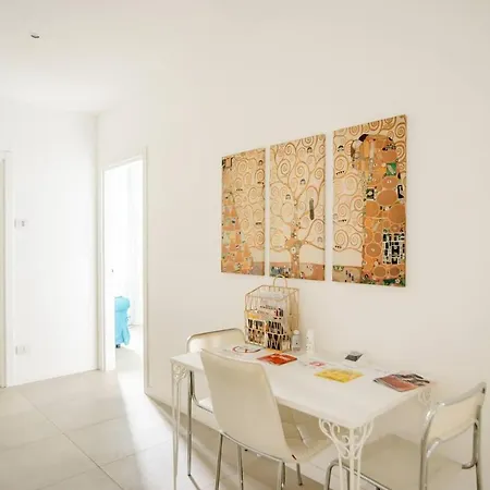 Tree Modern Pensionat 3*