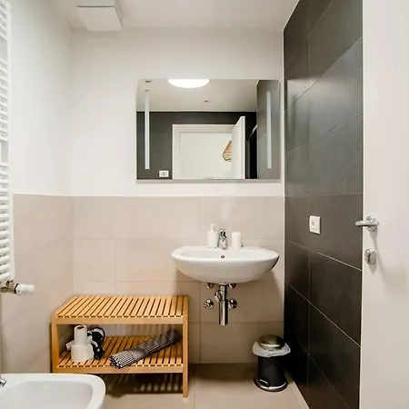 Гостьовий будинок Tree Modern