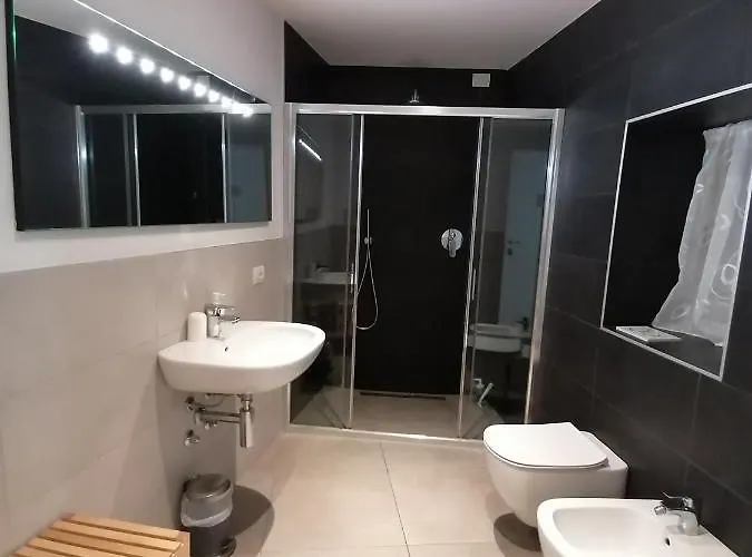 Tree Modern Гостевой дом Бергамо